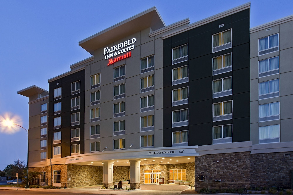 Fairfield Inn Suites San Antonio Downtown Alamo Plaza 3/50