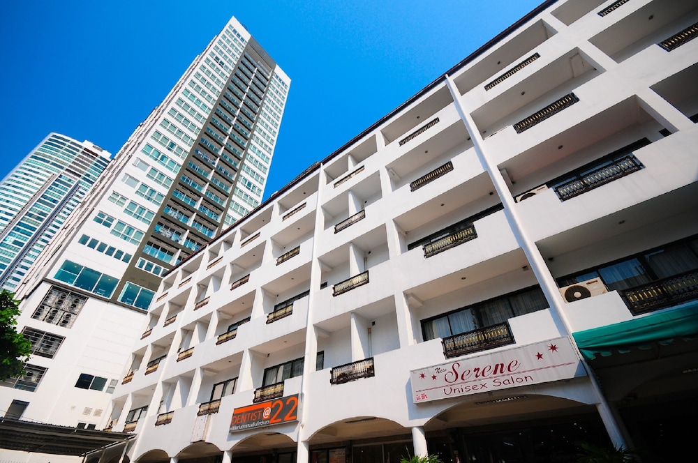 Admiral Suites Bangkok photo1