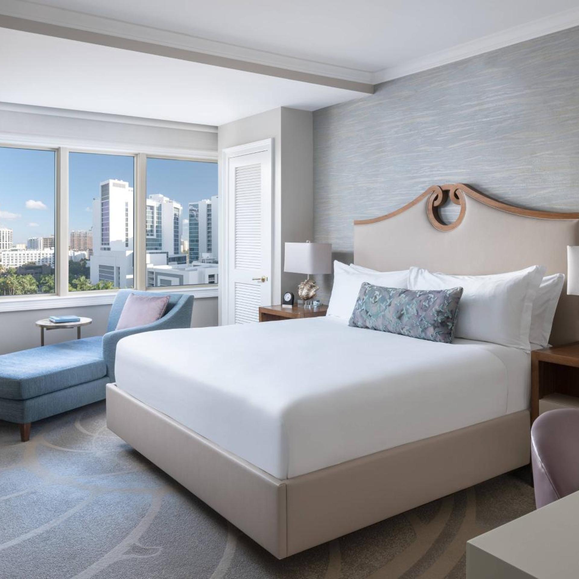 1 Bedroom, Suite, King Bed, Resort View, Sofa