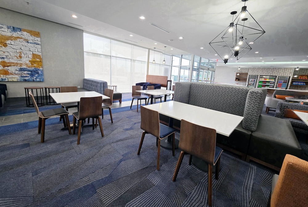 La Quinta Inn & Suites by Wyndham Eagle Pass 29/42