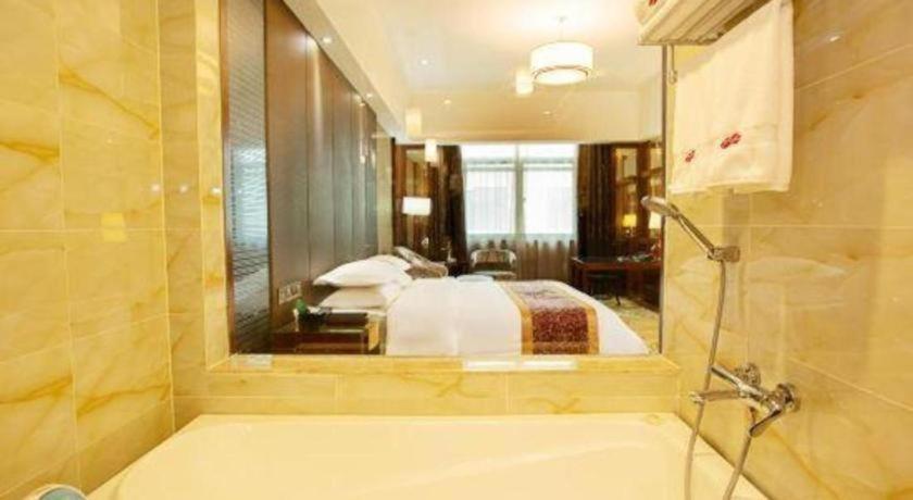 Zhengzhou Airport Hotel 43/43