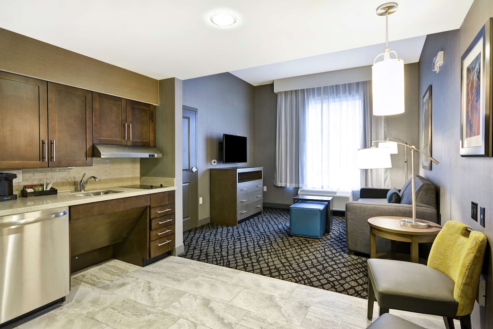 Homewood Suites by Hilton Warren Detroit 22/57