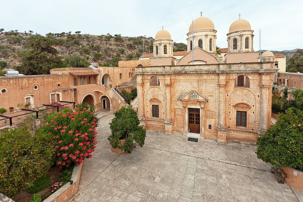 Niriides Hotel 3/47