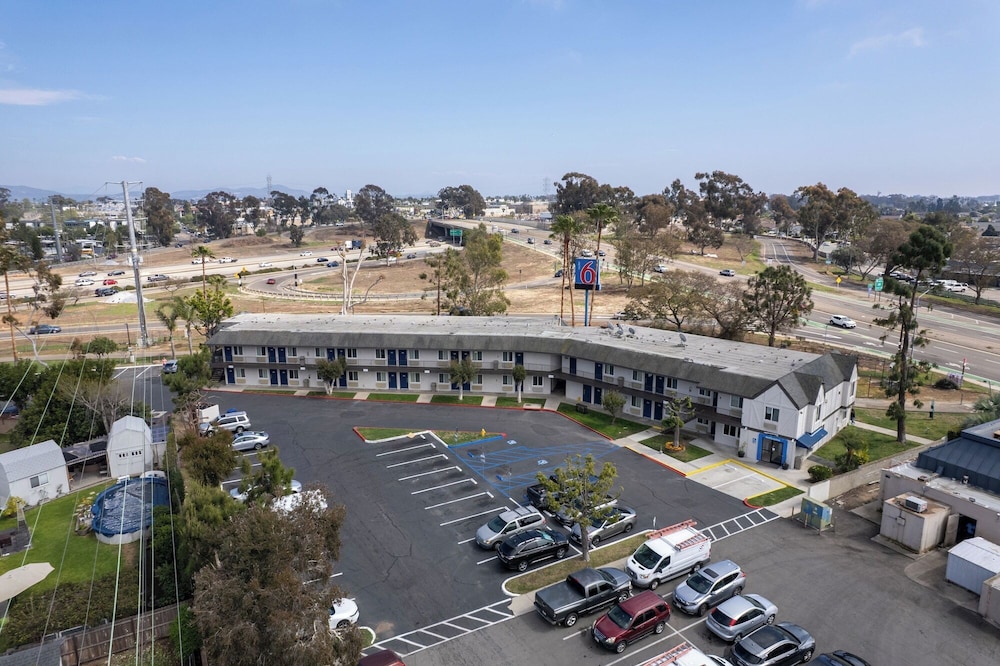 Motel6 San Diego, CA - North 46/61