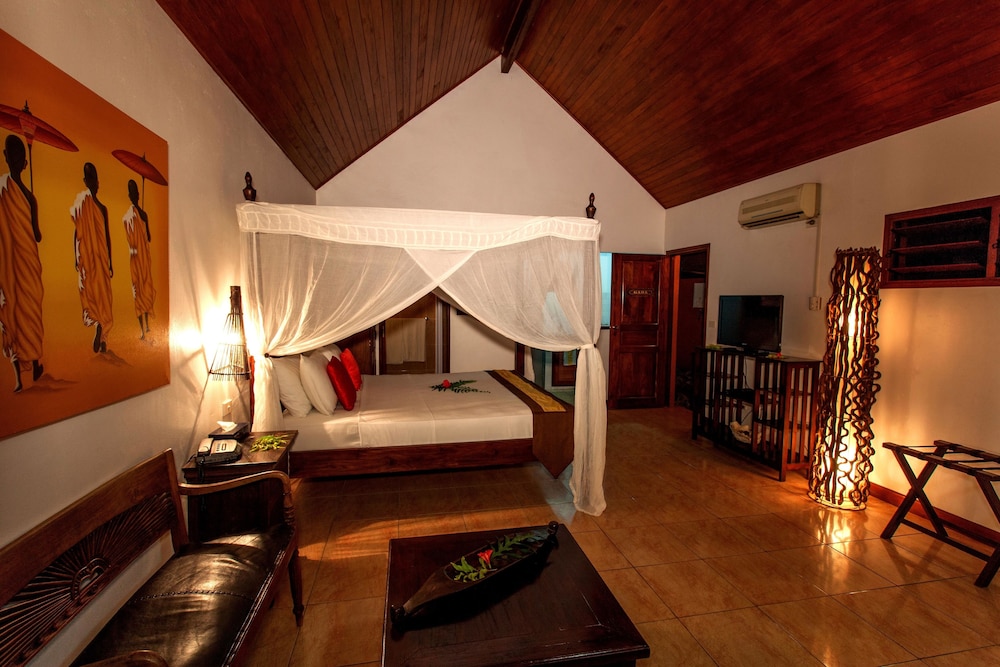 Sunset Bungalows 17/54