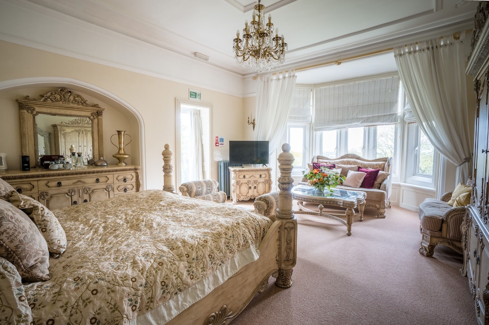 Lydia, Deluxe, Suite, Double Bed, Garden View