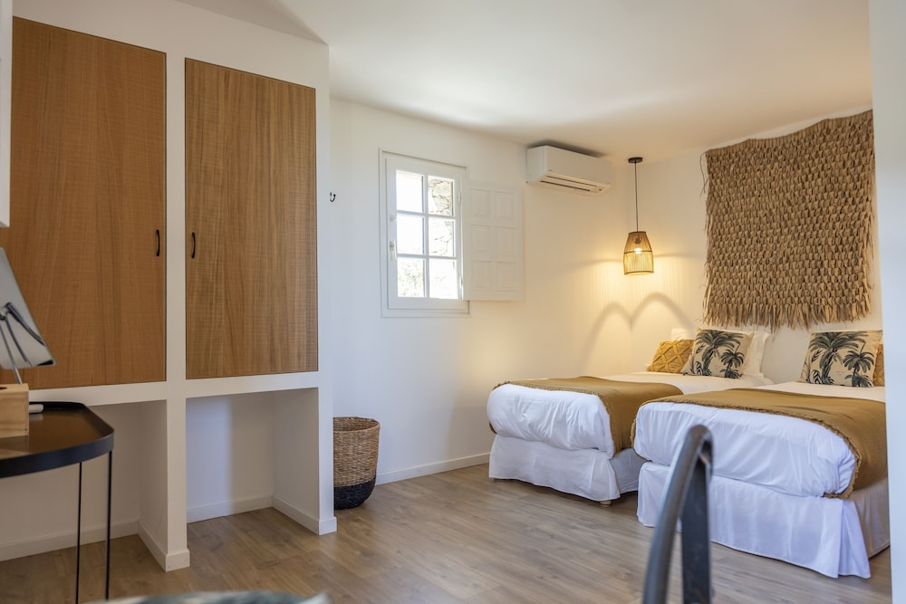Hotel Case Latine 8/50