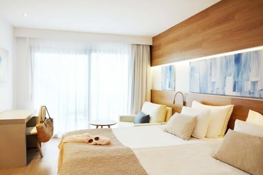 Prime, Twin Beds, Balcony
