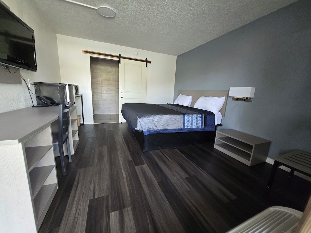Stay Inn and Suites 27/76