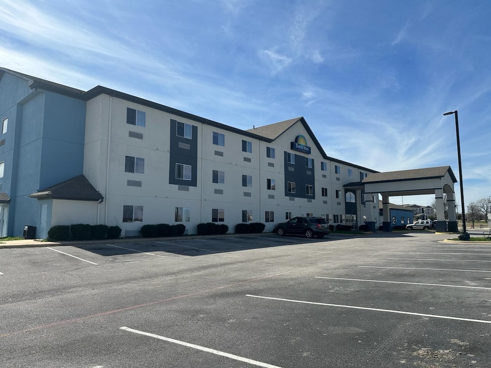 Days Inn by Wyndham Copperas Cove 7/53