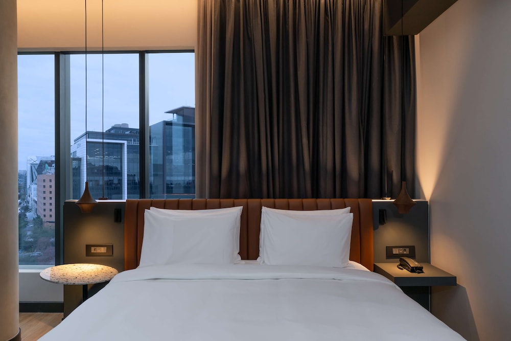 Radisson RED Hotel, Johannesburg Rosebank 15/75