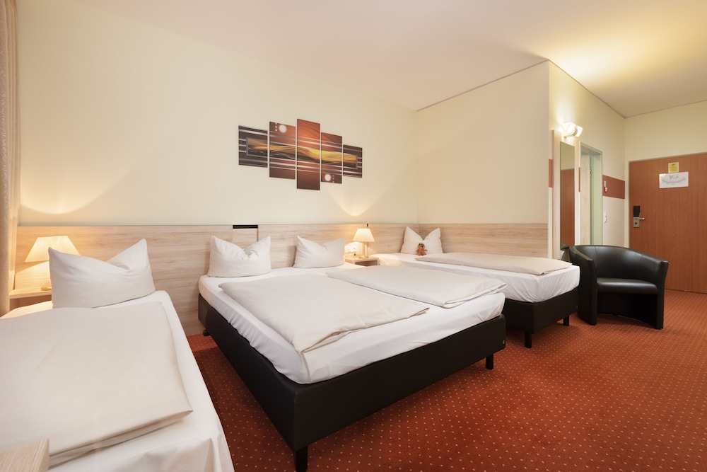 Novina Hotel Sudwestpark Nurnberg 31/68