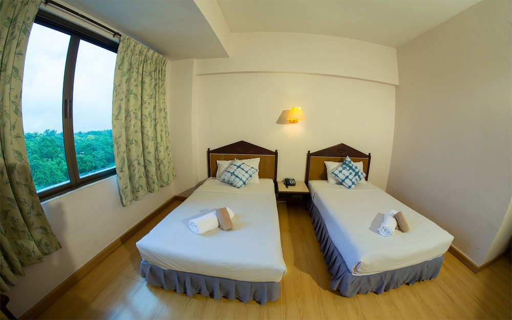 Phrae Nakara Hotel 11/36