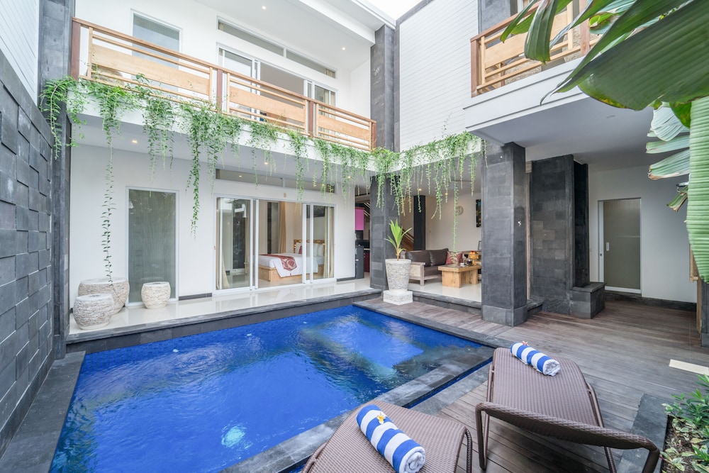 Puri Bagus Villa Legian Kuta 24/45