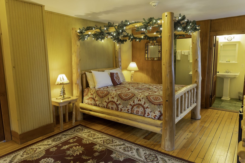 Rocky Point, Futon Bed, Queen Bed