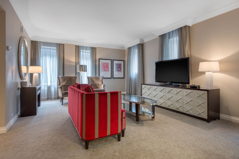 Omni King Edward Hotel 45/75