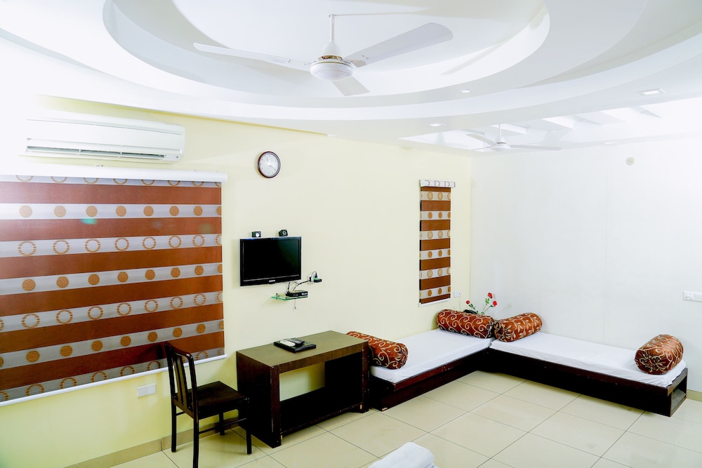 Hotel Abi Krishna 26/40