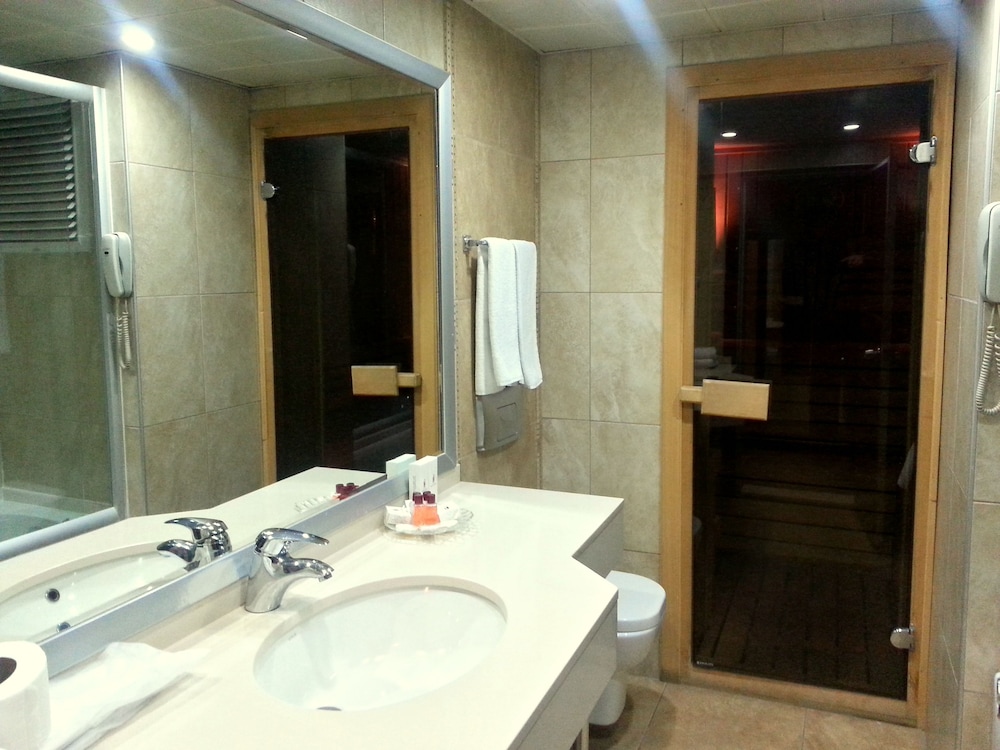 Ismira Hotel 30/31