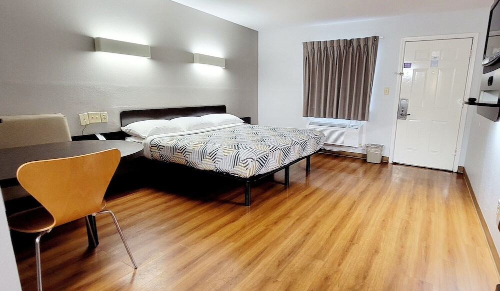 Motel6 Sulphur Springs, TX 33/41