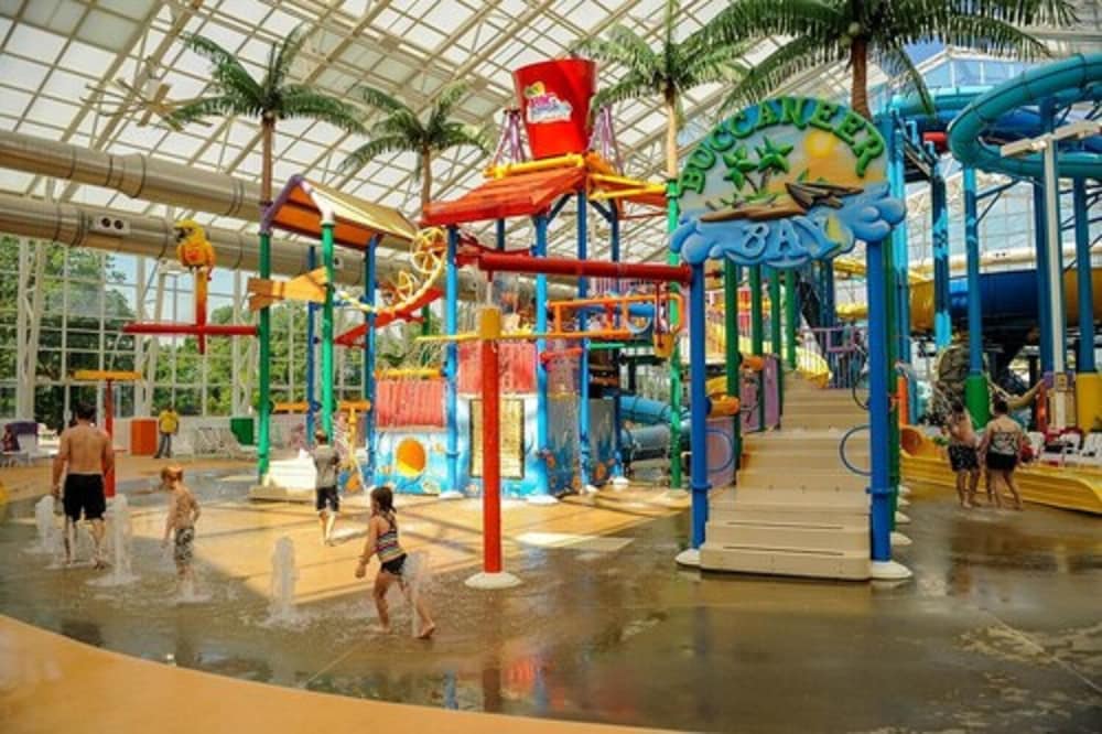 Big Splash Adventure Indoor Water Park Resort 21/28