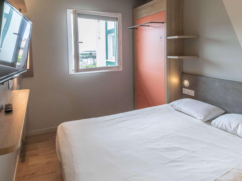 Standard, Double Bed, Bay View