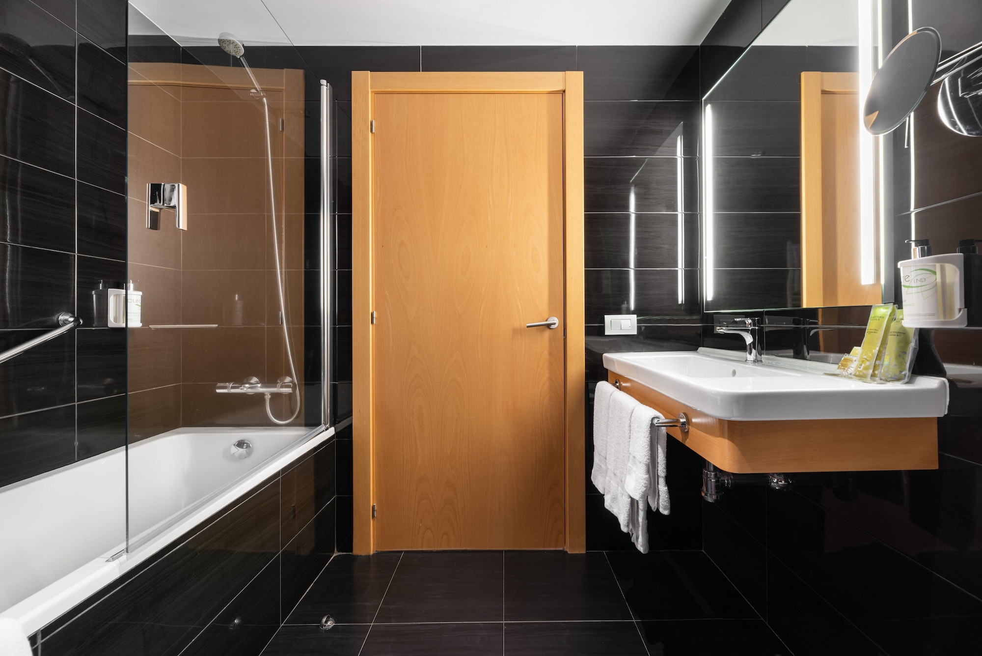 غرفة بسريرين منفصلين بإطلالة، Eurostars Blue Coruna 6/8