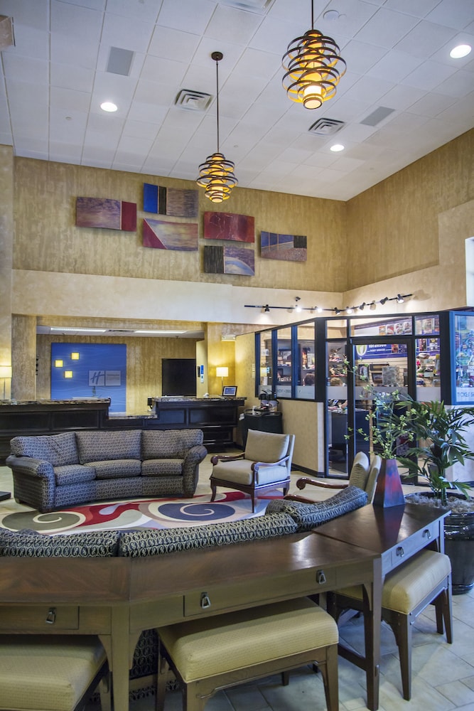 Holiday Inn Express Branson-Green Mountain Drive 47/72