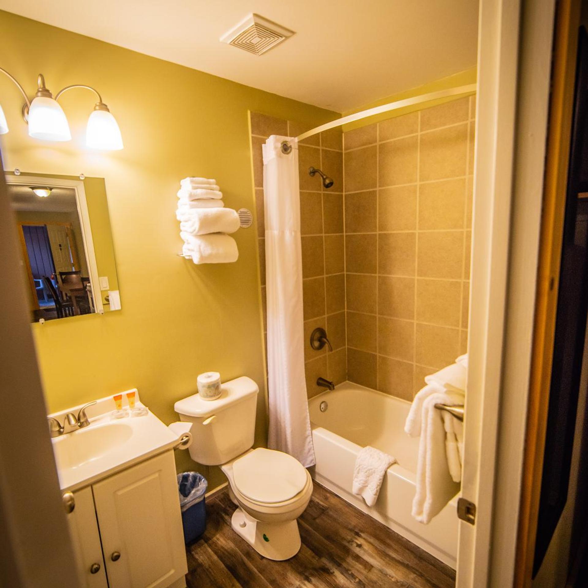 Alpine Inn & Suites 40/50