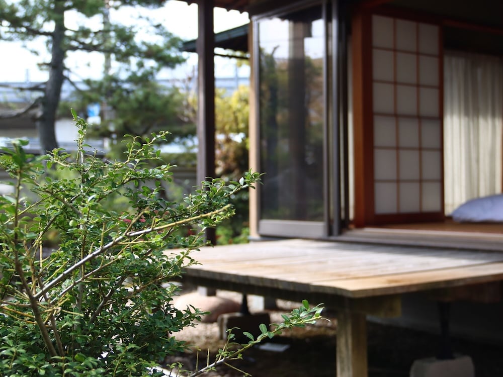 Karasawa Inn 59/63