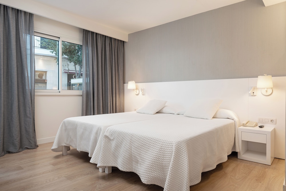 Superior, Suite, Twin Beds, Promenade View, Sofa, Ground Floor