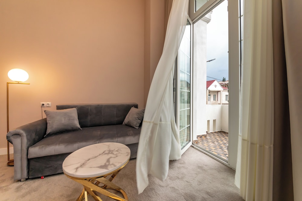 Newport Hotel Kutaisi 40/65