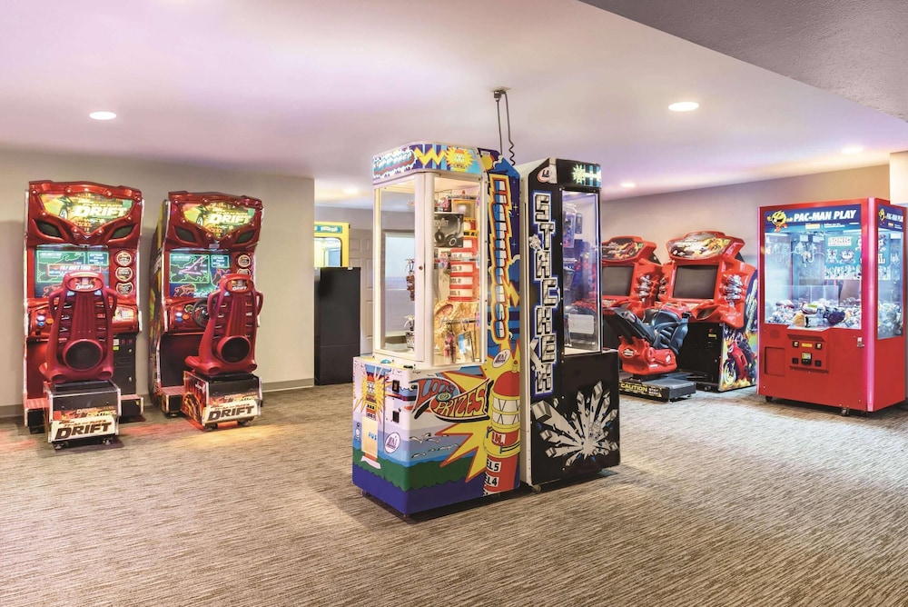 Country Inn & Suites by Radisson, Galena, IL 61/67