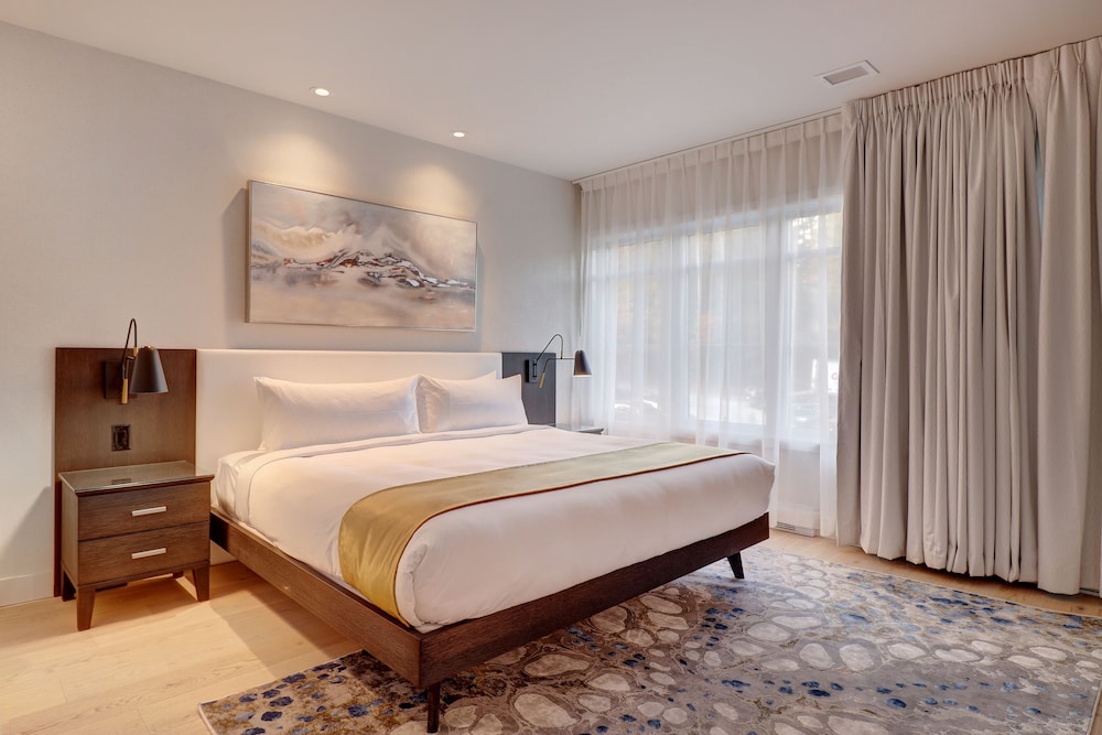 Condo, Penthouse, Apartment, 2 King Beds, Lake View, Terrace
