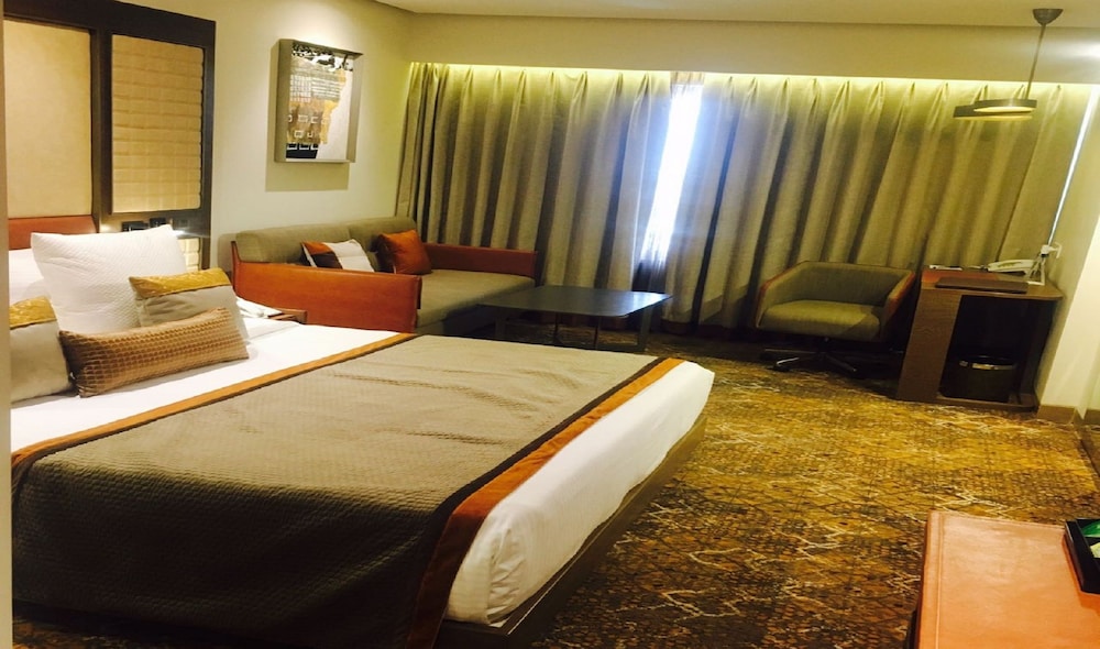 Sayaji Hotel 20/69