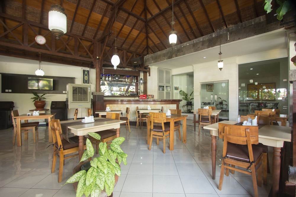 Maxi Hotel Kedonganan 37/47