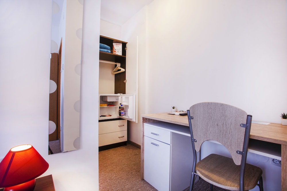 London Rooms Zagreb Airport 37/48