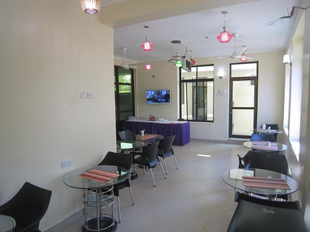 Fq Village Hotel 25/29