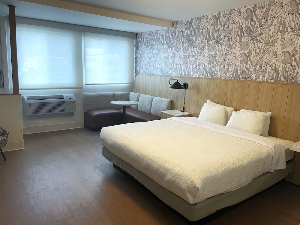 SUPERIOR, MULTIPLE BEDS