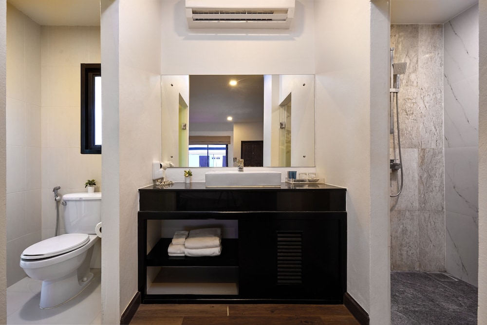 Nai Yang Beach Resort and Spa 60/61