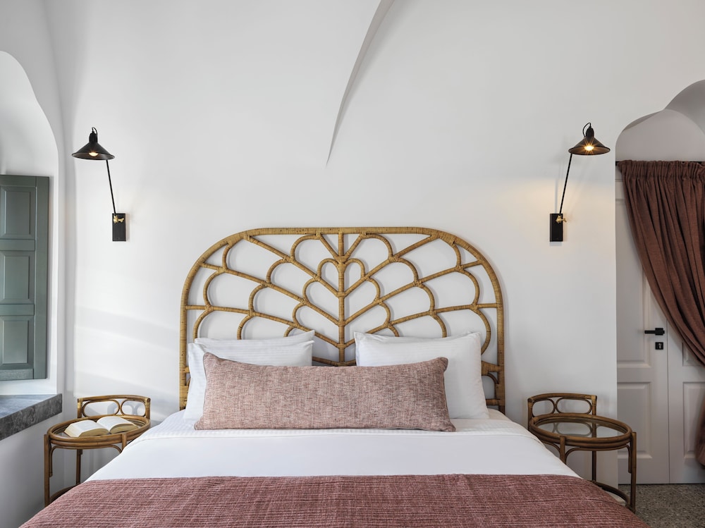 ESTATE, MANSION, DOUBLE BED