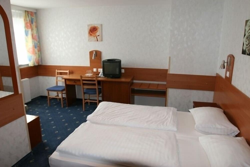 Terminus Hotel 25/50