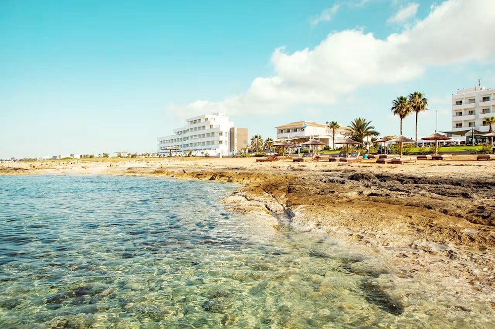 Piere Anne Beach Hotel 35/47
