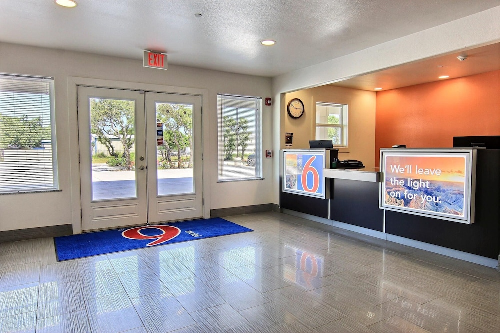 Motel6 Rockport, TX 12/58