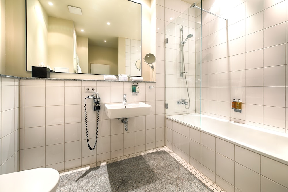 Mondrian Suites Berlin Checkpoint Charlie 19/80