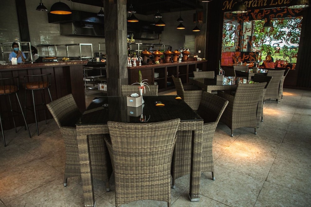 Kori Maharani Villas 50/50