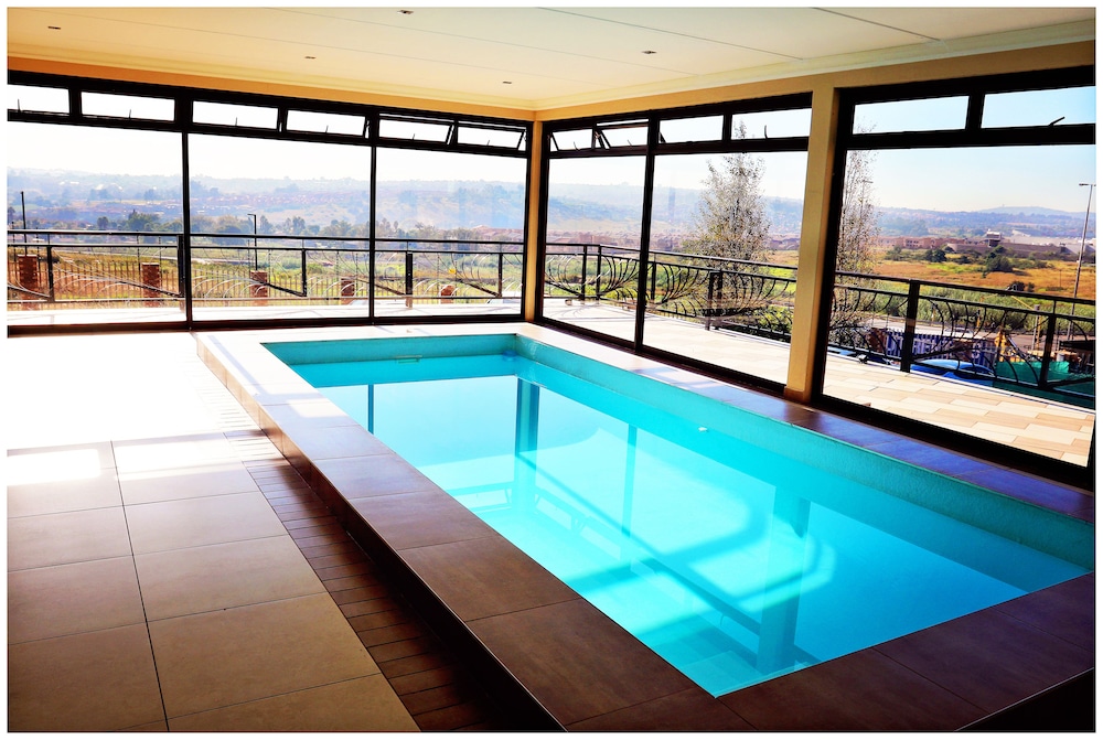 Eagle Nest Luxury Accommodation 23/37