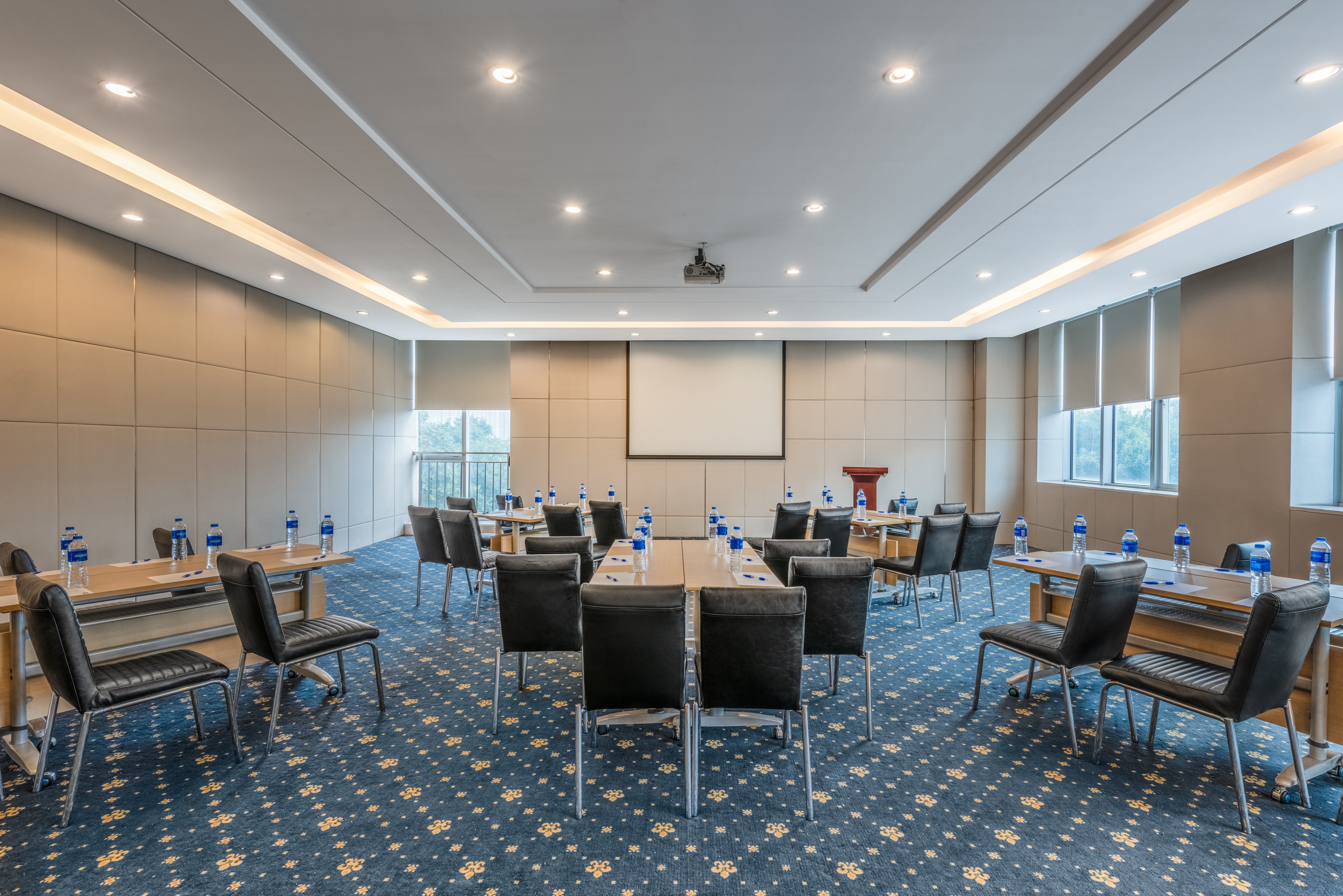 HOLIDAY INN EXPRESS TIANJIN HEPING 16/19