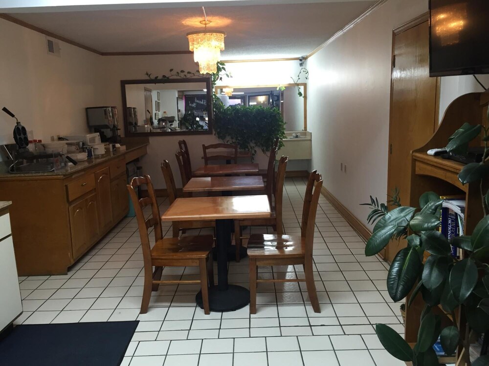Econo Lodge Calhoun North Damascus 36/41