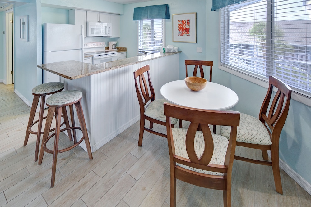 New Smyrna Waves MOD Collection by Sonesta 41/50