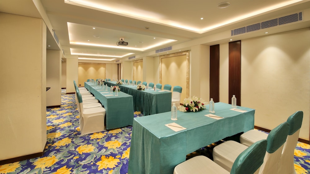 Golden Tulip Essential Jaipur 40/43